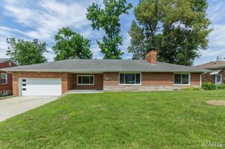 8021 Troost Street, St Louis, MO 63123