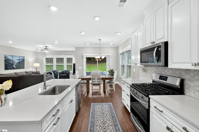 2 Yorkmont Way, Greer, SC 29651