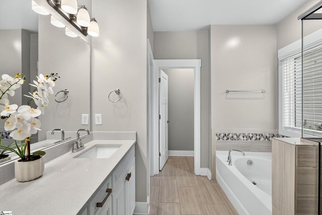 2 Yorkmont Way, Greer, SC 29651