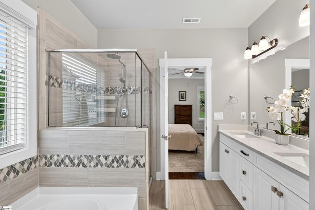 2 Yorkmont Way, Greer, SC 29651