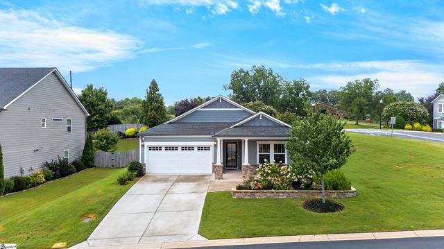 2 Yorkmont Way, Greer, SC 29651