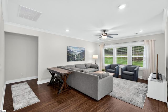 2 Yorkmont Way, Greer, SC 29651