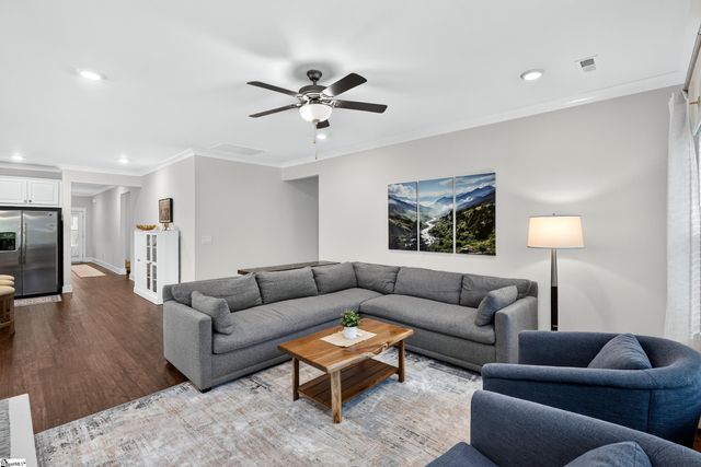 2 Yorkmont Way, Greer, SC 29651