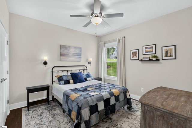 2 Yorkmont Way, Greer, SC 29651