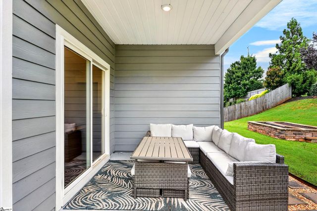 2 Yorkmont Way, Greer, SC 29651