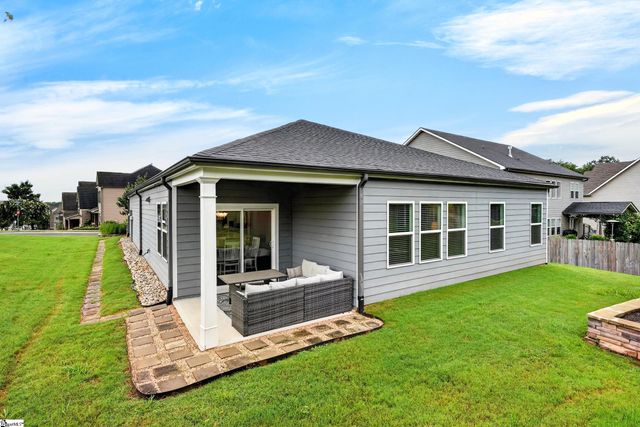 2 Yorkmont Way, Greer, SC 29651