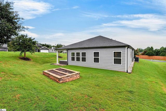 2 Yorkmont Way, Greer, SC 29651