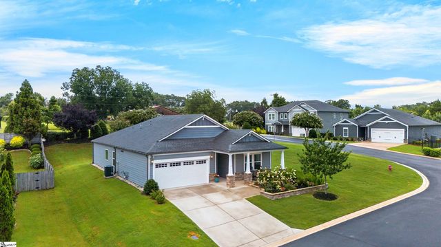 2 Yorkmont Way, Greer, SC 29651