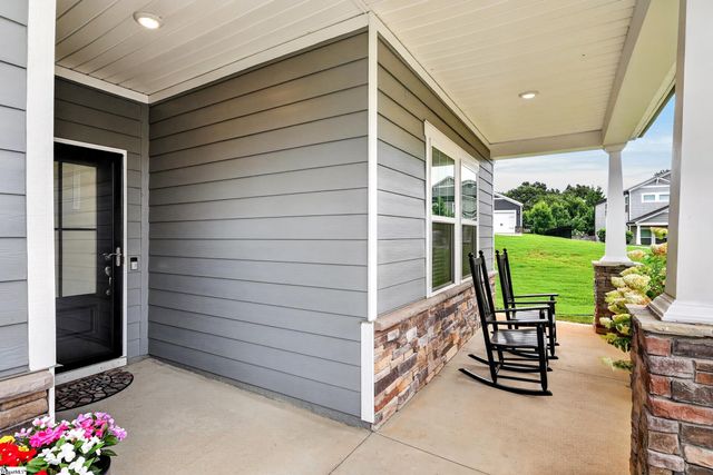 2 Yorkmont Way, Greer, SC 29651
