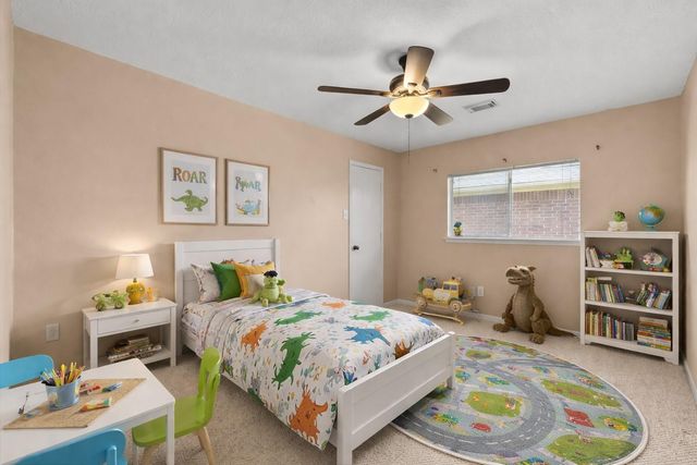 5115 Cherry Blossom Drive, League City, TX 77573