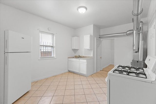 4841 S Loomis Boulevard 1R, Chicago, IL 60609