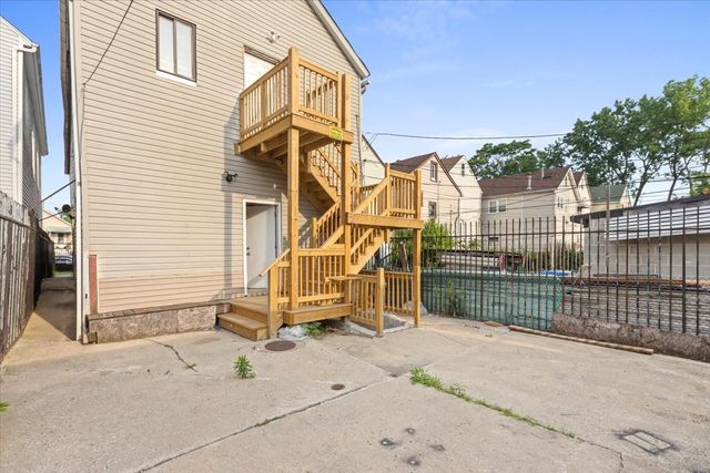 4841 S Loomis Boulevard 1R, Chicago, IL 60609
