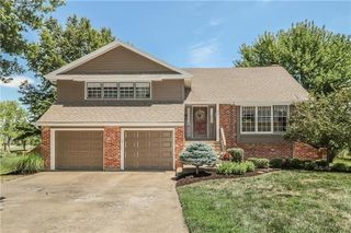 416 N PERSIMMON Drive, Olathe, KS 66061