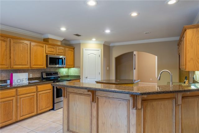 1904 Santa Rosa Dr, Alice, TX 78332