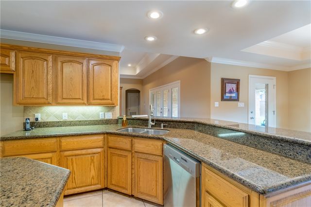 1904 Santa Rosa Dr, Alice, TX 78332