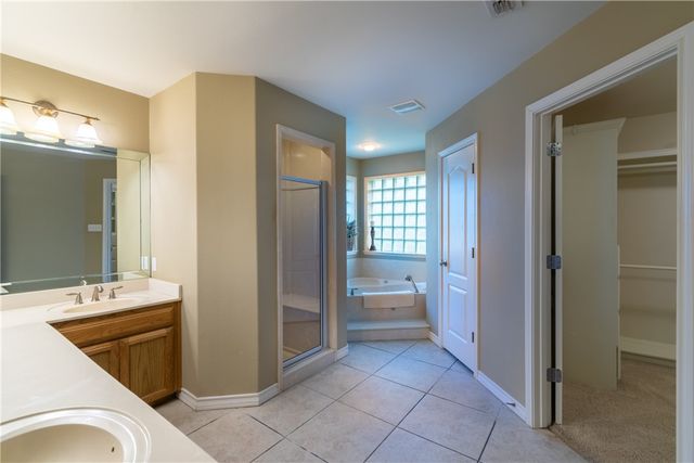 1904 Santa Rosa Dr, Alice, TX 78332