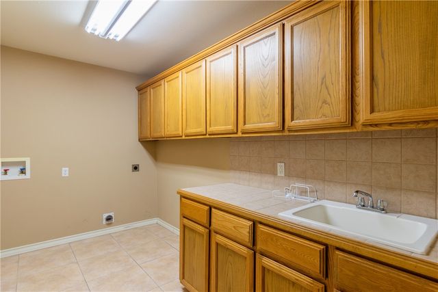 1904 Santa Rosa Dr, Alice, TX 78332