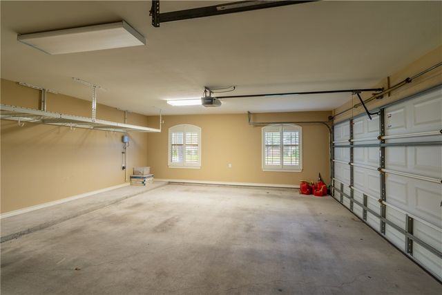 1904 Santa Rosa Dr, Alice, TX 78332