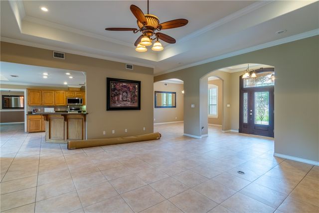 1904 Santa Rosa Dr, Alice, TX 78332