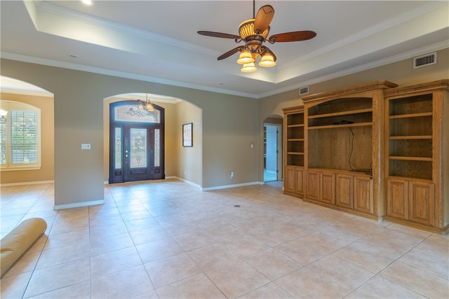 1904 Santa Rosa Dr, Alice, TX 78332