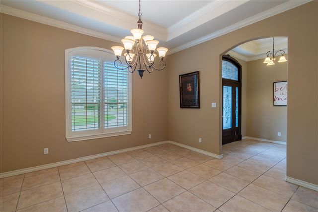 1904 Santa Rosa Dr, Alice, TX 78332