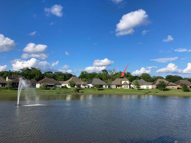 8272 Valencia Ct, Baton Rouge, LA 70820