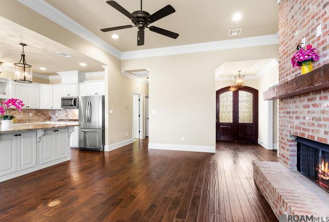 8272 Valencia Ct, Baton Rouge, LA 70820