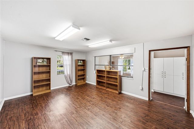 5207 10TH STREET, Zephyrhills, FL 33542