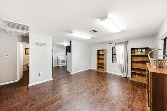 5207 10TH STREET, Zephyrhills, FL 33542