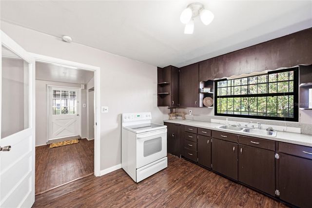 5207 10TH STREET, Zephyrhills, FL 33542