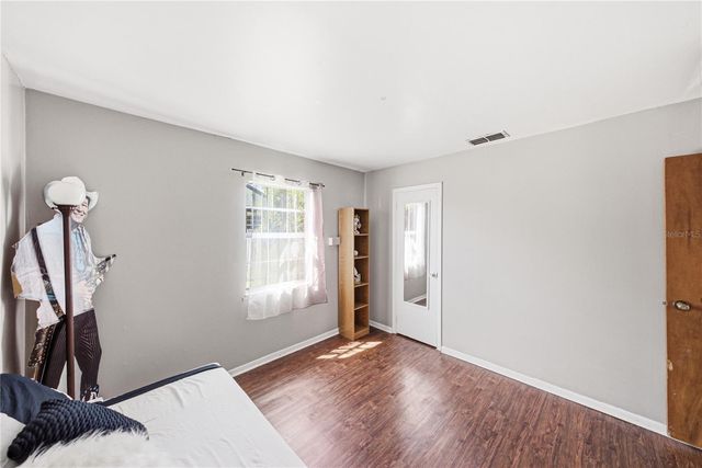 5207 10TH STREET, Zephyrhills, FL 33542