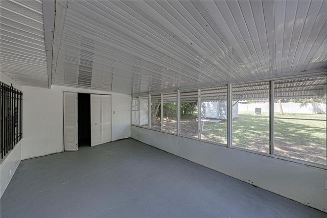 5207 10TH STREET, Zephyrhills, FL 33542