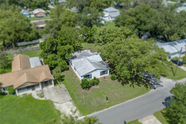 5207 10TH STREET, Zephyrhills, FL 33542