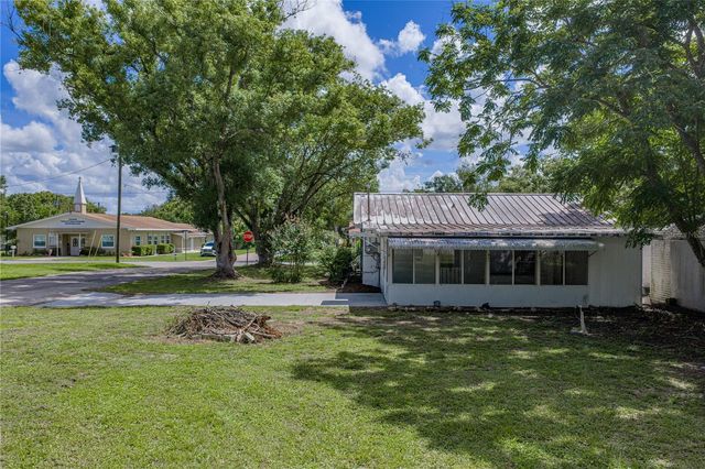 5207 10TH STREET, Zephyrhills, FL 33542