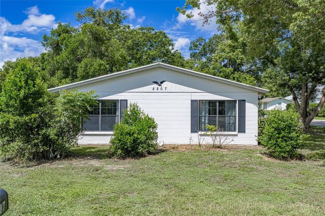 5207 10TH STREET, Zephyrhills, FL 33542