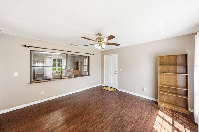 5207 10TH STREET, Zephyrhills, FL 33542