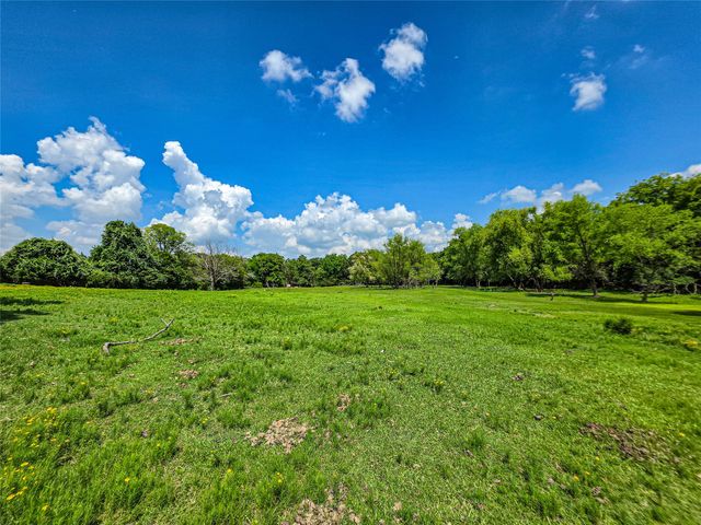 1900 Haymarket Road, Dallas, TX 75253