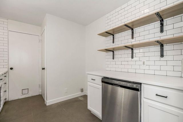 4428 N MONROE Avenue, Kansas City, MO 64117