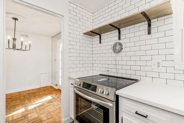 4428 N MONROE Avenue, Kansas City, MO 64117