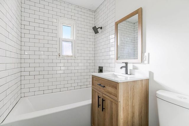 4428 N MONROE Avenue, Kansas City, MO 64117