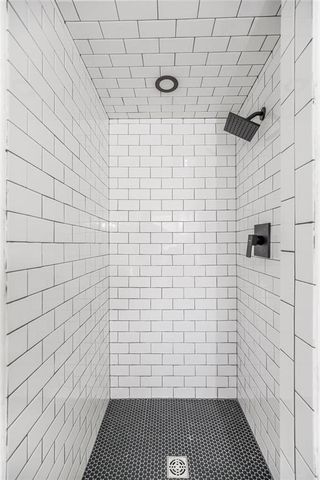 4428 N MONROE Avenue, Kansas City, MO 64117