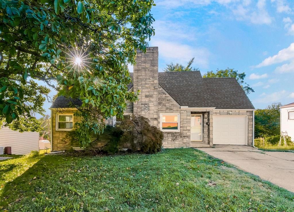 4428 N MONROE Avenue, Kansas City, MO 64117