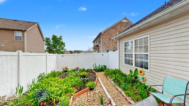 352 Sarava Ln, Smyrna, TN 37167