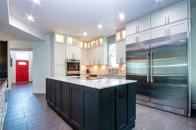 3915 SOMERSET DRIVE 9, Sarasota, FL 34242
