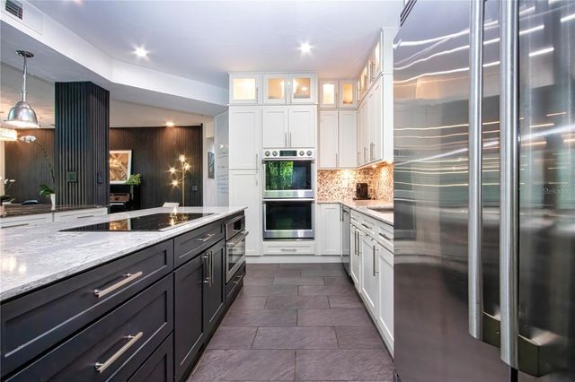 3915 SOMERSET DRIVE 9, Sarasota, FL 34242