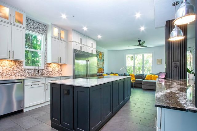 3915 SOMERSET DRIVE 9, Sarasota, FL 34242