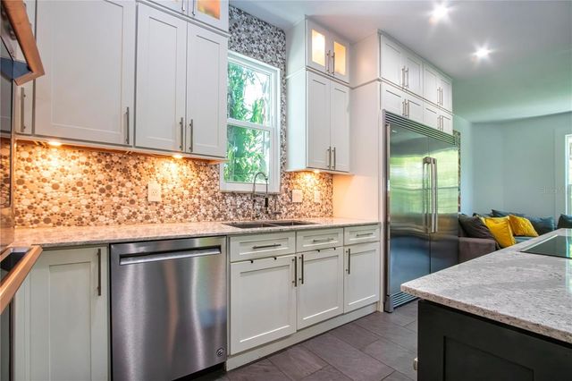 3915 SOMERSET DRIVE 9, Sarasota, FL 34242