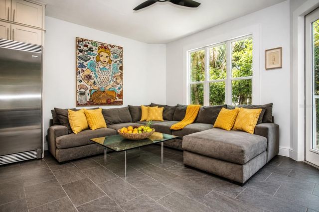 3915 SOMERSET DRIVE 9, Sarasota, FL 34242