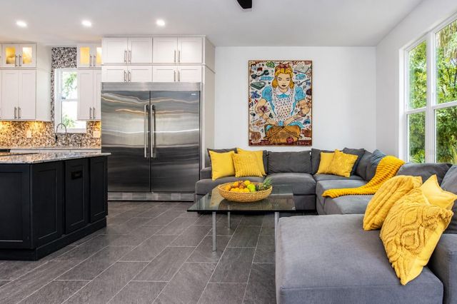 3915 SOMERSET DRIVE 9, Sarasota, FL 34242