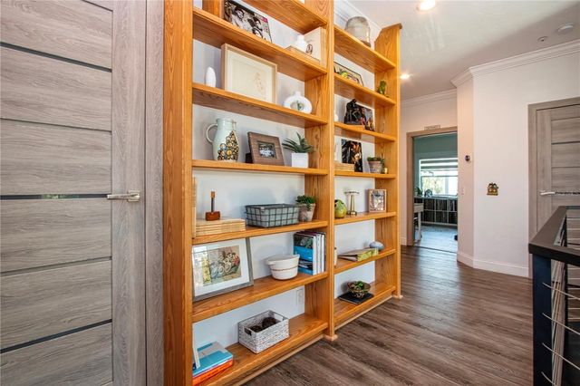 3915 SOMERSET DRIVE 9, Sarasota, FL 34242